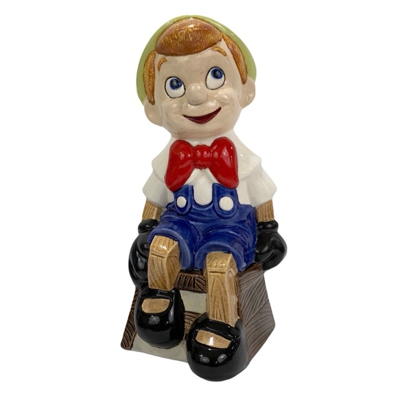 Walt Disney Pinocchio Ceramic Musical Figurine - Picture 8 of 8